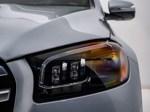 Used 2025 Mercedes-Benz GLS 450 4MATIC image 6