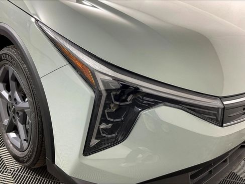 New 2026 Kia K4 LXS image 8