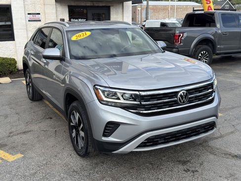 Used 2021 Volkswagen Atlas Cross Sport SE FWD image 15