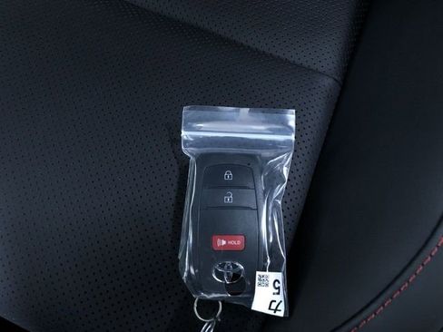 New 2026 Toyota Prius Plug-In Hybrid FWD image 31