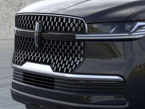 New 2025 Lincoln Navigator L Reserve image 17
