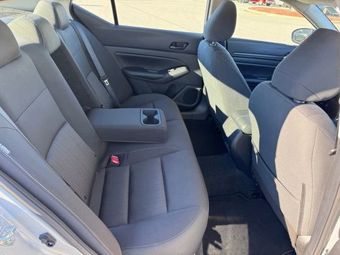 Used 2024 Nissan Altima 2.5 SV image 28