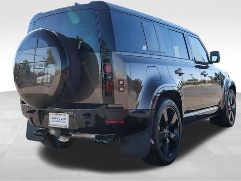 Certified 2025 Land Rover Defender 110 X-Dynamic SE AWD/4WD image 5