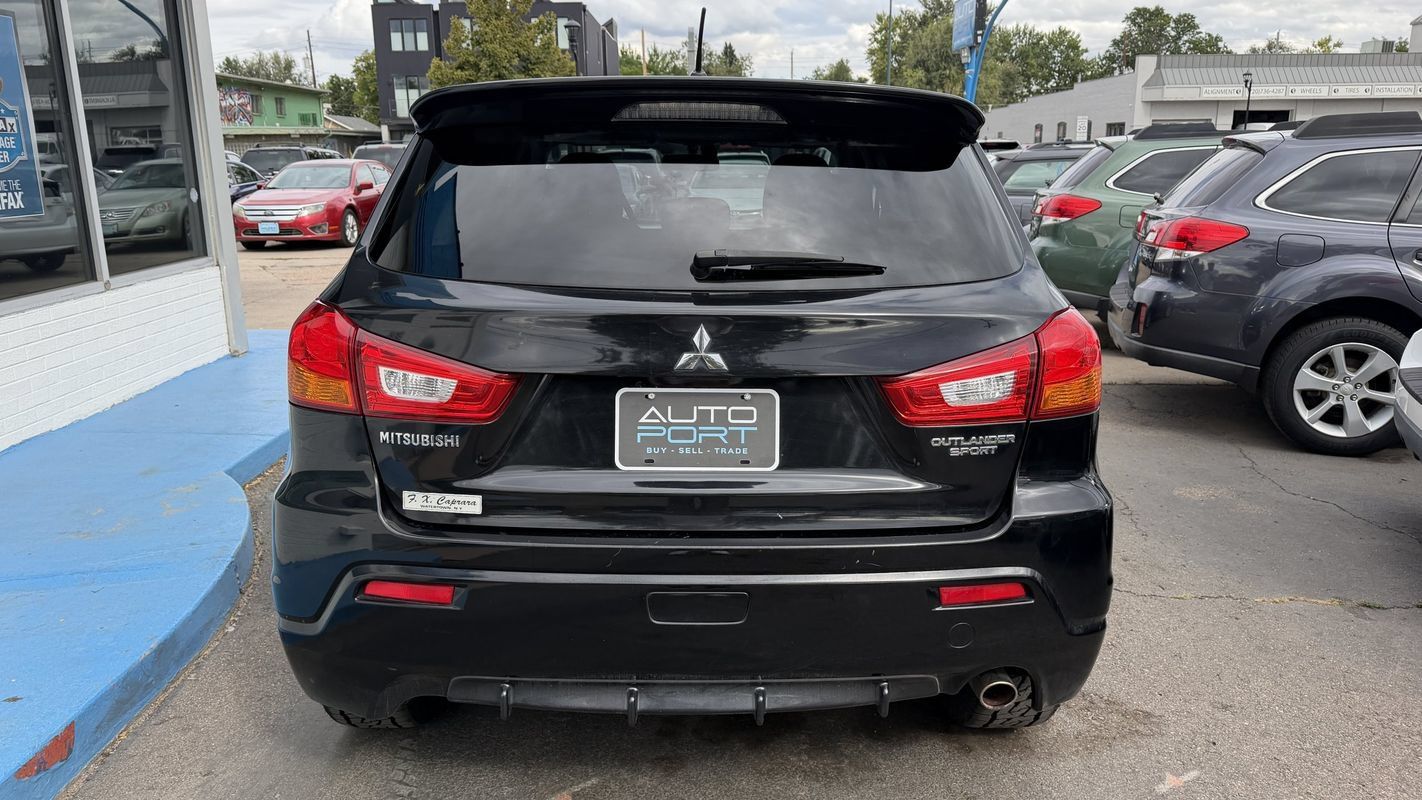 Used 2011 Mitsubishi Outlander Sport SE AWD/4WD image 3