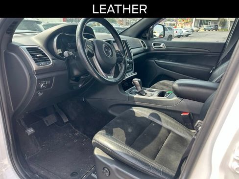 Used 2018 Jeep Grand Cherokee Altitude AWD/4WD image 9