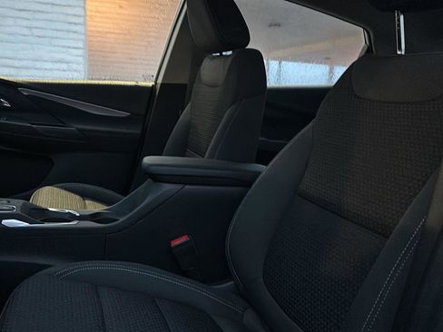 Used 2022 Chevrolet Bolt LT image 3