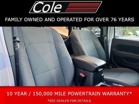 Used 2024 Jeep Wrangler Unlimited image 27