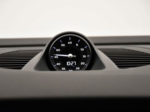 Used 2025 Porsche Macan 4S Electric image 32