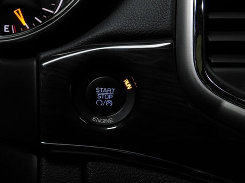 Used 2016 Jeep Grand Cherokee Overland w/ Advanced Technology Group image 53