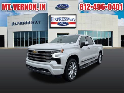 Used 2022 Chevrolet Silverado 1500 High Country w/ High Country Premium Package AWD/4WD image 2
