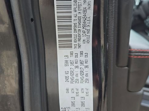 Used 2017 Jeep Cherokee Trailhawk image 31