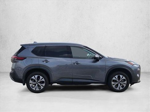 Used 2021 Nissan Rogue SV w/ Premium Package FWD image 4