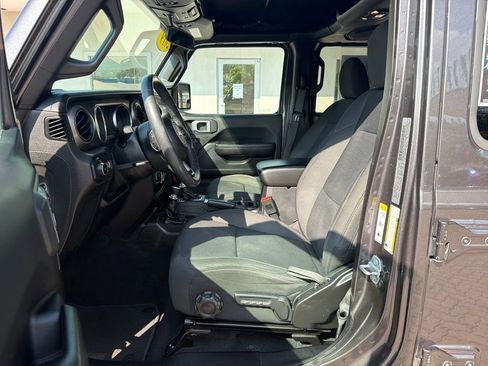 Used 2019 Jeep Wrangler Unlimited Sport S image 10