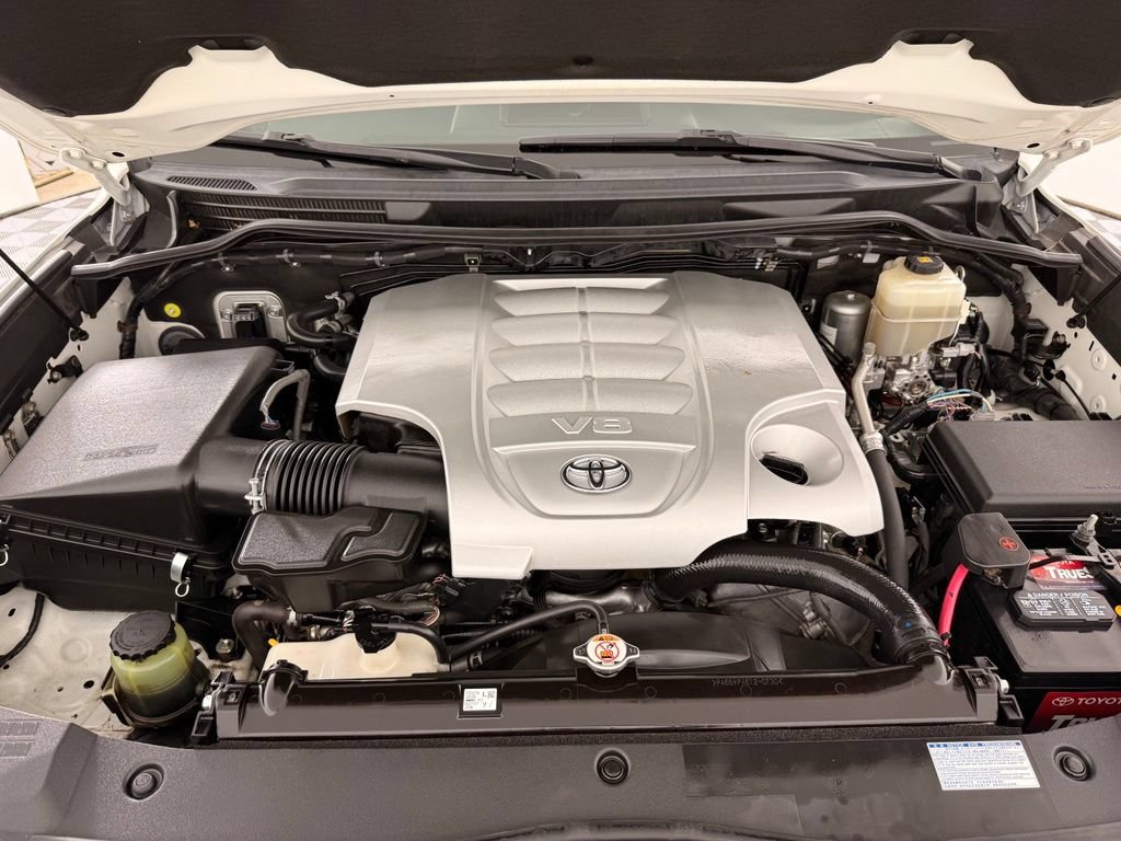 Used 2020 Toyota Land Cruiser w/ Four Season Floor Mat Package AWD/4WD image 45