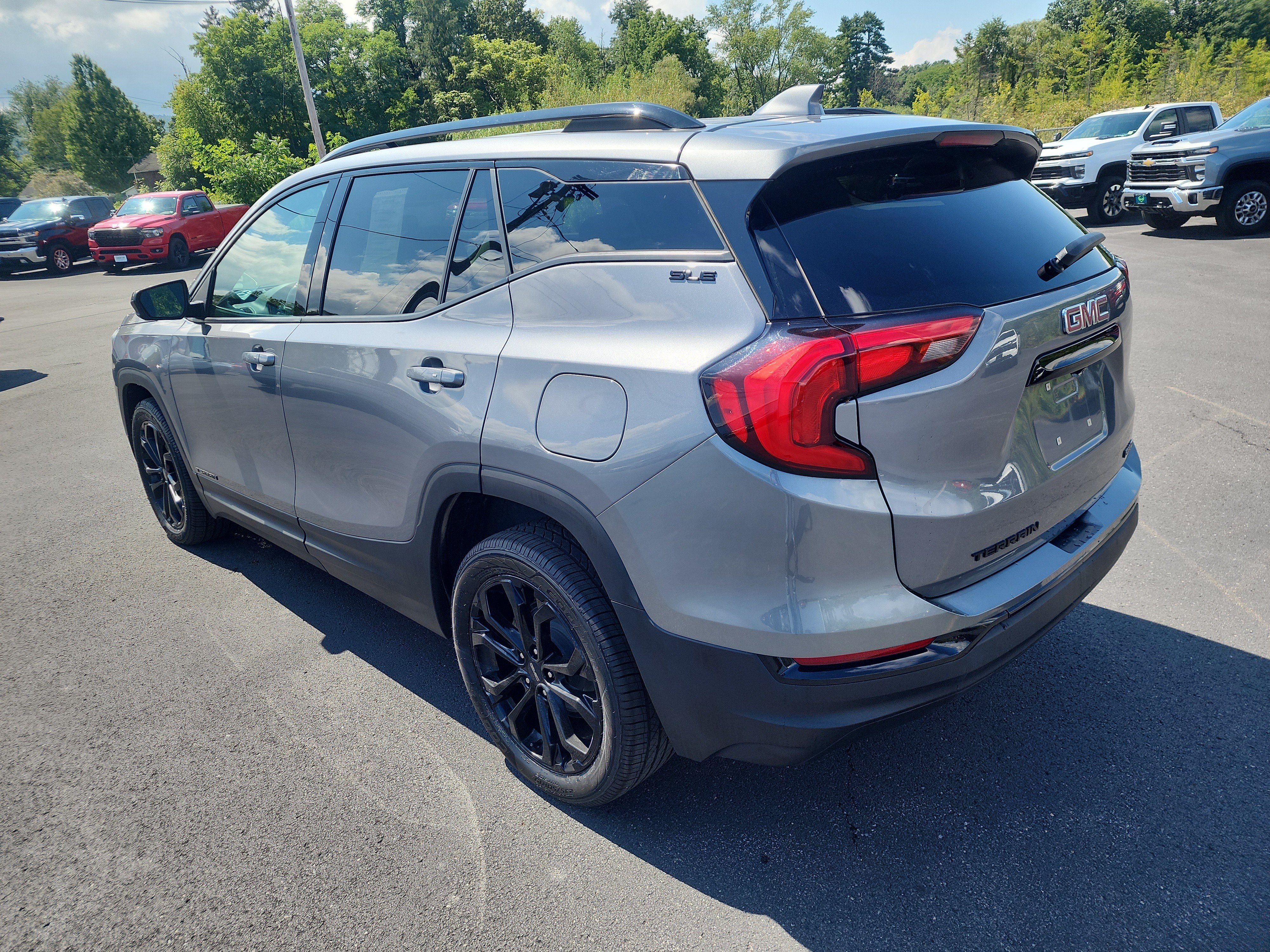 Certified 2021 GMC Terrain SLE w/ Driver Convenience Package AWD/4WD image 6