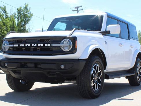 Used 2025 Ford Bronco Outer Banks AWD/4WD image 63