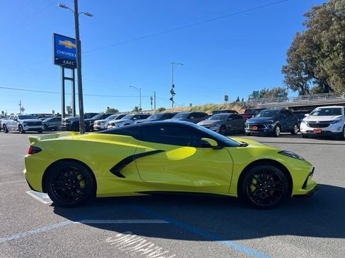 Used 2023 Chevrolet Corvette Stingray Premium Conv w/ Z51 Performance Package RWD image 8