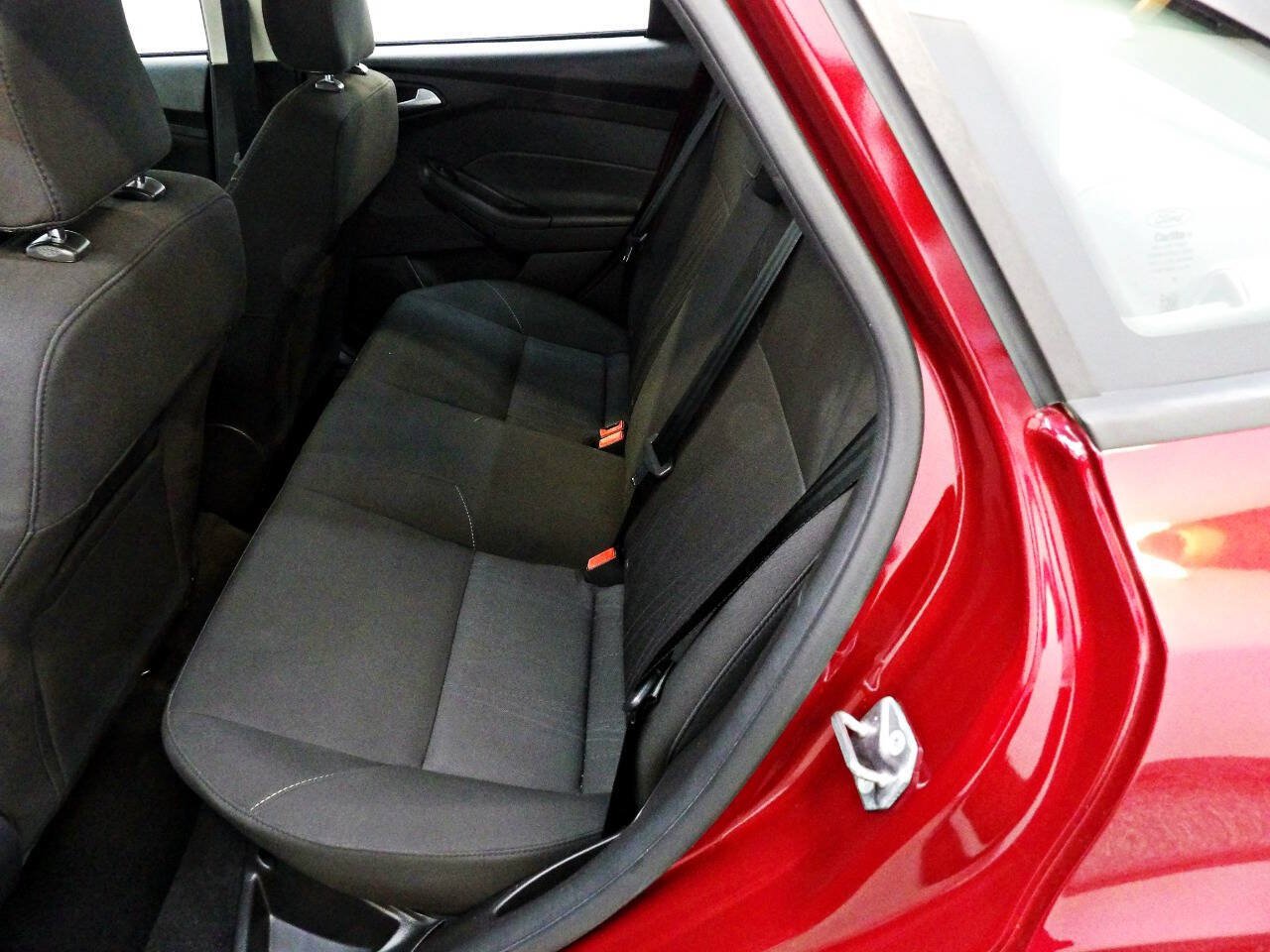 Used 2017 Ford Focus SE FWD image 10