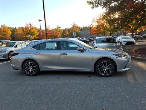 New 2025 Lexus ES 350 w/ Premium Package image 2