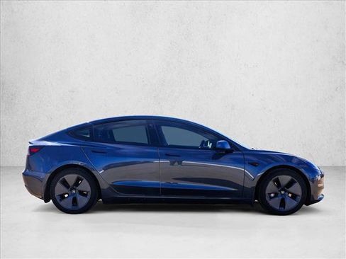 Used 2021 Tesla Model 3 Standard Range Plus image 4