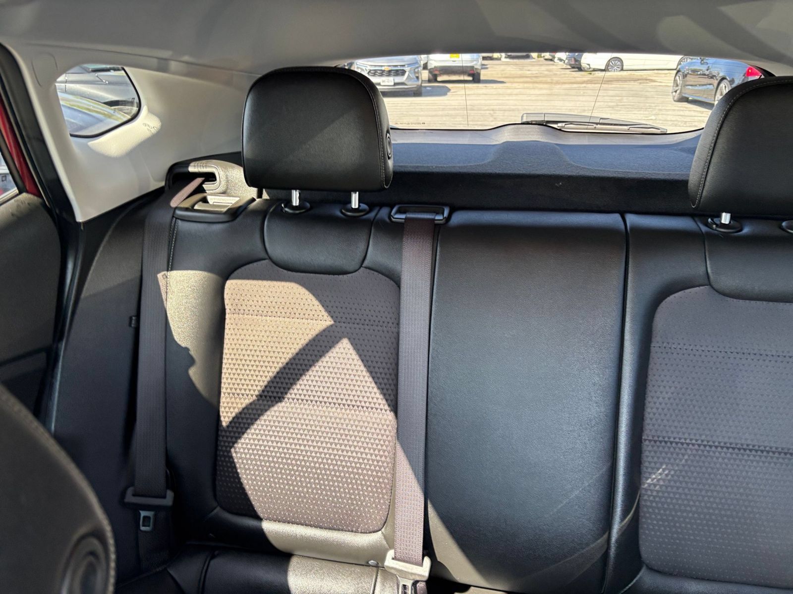 Used 2025 Chevrolet Trax LT FWD image 39