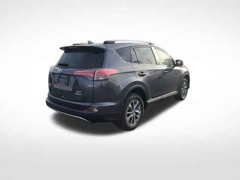 Used 2018 Toyota RAV4 AWD Hybrid image 5