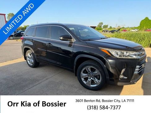 Used 2019 Toyota Highlander Limited w/ Protection Package #3 AWD/4WD image 11
