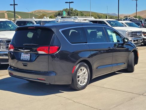 Used 2024 Chrysler Voyager LX FWD image 4