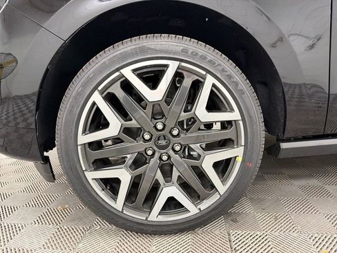 New 2026 Ford Expedition Platinum image 13