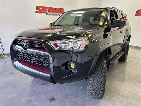 Certified 2019 Toyota 4Runner SR5 AWD/4WD image 7