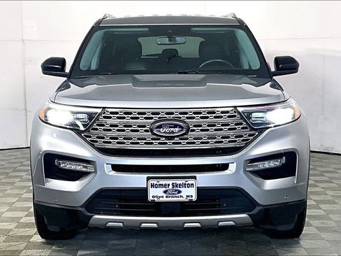 Used 2023 Ford Explorer Limited AWD/4WD image 3
