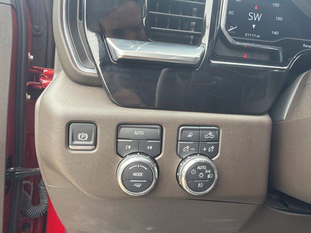 Used 2025 GMC Sierra 1500 SLT w/ SLT Premium Package AWD/4WD image 31