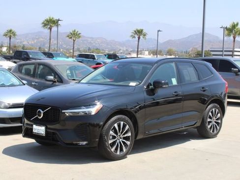 Used 2025 Volvo XC60 B5 Plus AWD/4WD image 3