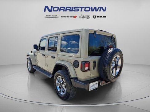 Used 2022 Jeep Wrangler Unlimited Sahara w/ Cold Weather Group image 4