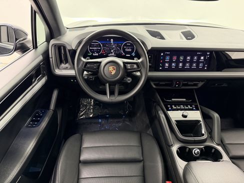 Certified 2024 Porsche Cayenne image 25