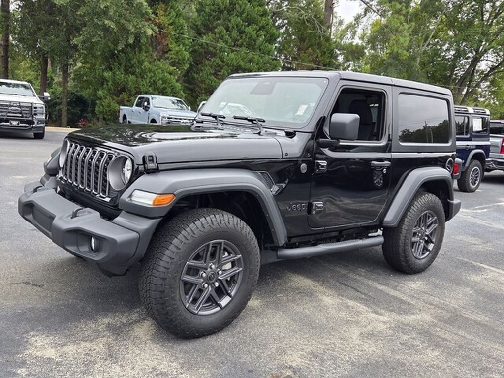 Used 2026 Jeep Wrangler Sport AWD/4WD image 3