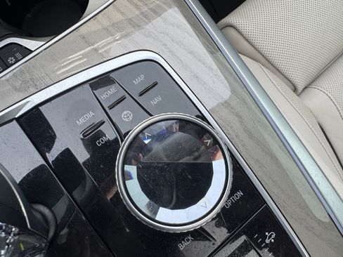 Used 2020 BMW X5 M50i w/ Executive Package image 35