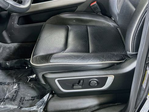 Used 2023 RAM 1500 Laramie AWD/4WD image 19