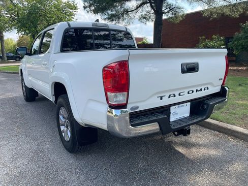 Used 2016 Toyota Tacoma SR5 RWD image 3