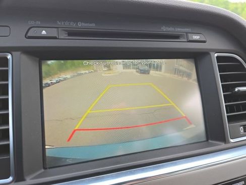 Used 2016 Hyundai Sonata Limited w/ Option Group 02 FWD image 10