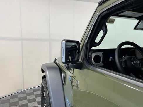 Used 2024 Jeep Wrangler Unlimited AWD/4WD image 14