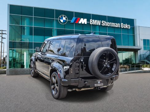 Used 2024 Land Rover Defender 110 X-Dynamic SE AWD/4WD image 6