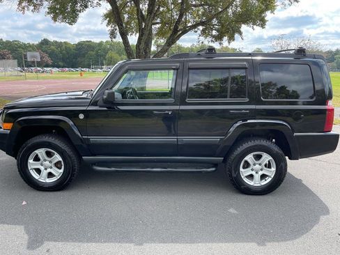 Used 2007 Jeep Commander Sport image 18