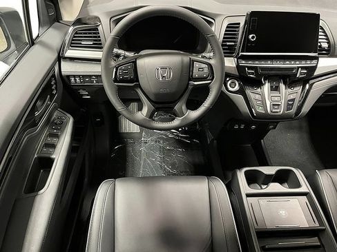 New 2026 Honda Odyssey Touring image 14