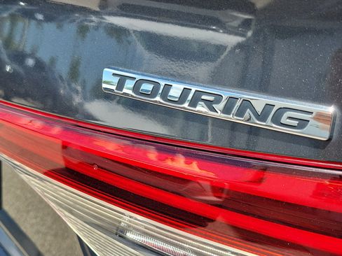Used 2022 Honda Civic Touring image 7
