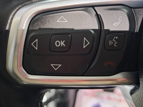 Used 2021 Jeep Wrangler Unlimited Sahara w/ Uconnect 4C Nav & Sound Group AWD/4WD image 6