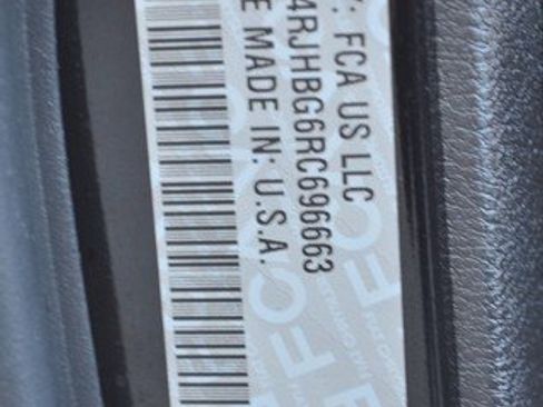 Used 2023 Jeep Grand Cherokee Altitude image 14