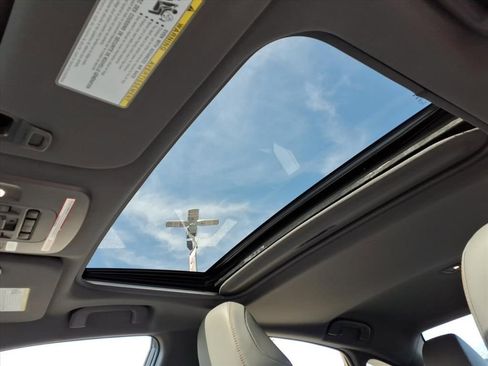 Certified 2020 Toyota Avalon XSE w/ All Weather Liner Package image 11