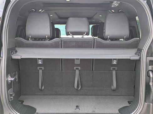 New 2025 Land Rover Defender 130 X-Dynamic SE image 13
