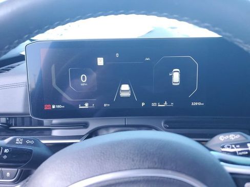 Certified 2025 Kia Carnival SX Prestige FWD image 24